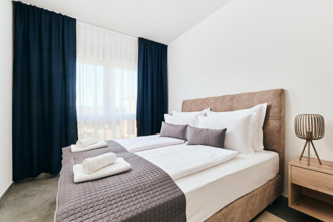 Apartments San Maris 2 Umag Exteriör bild